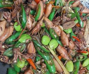 Resep mudah Oseng/tumis cumi Pete Lombok ijo, Lezat Mantap