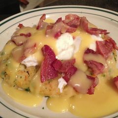 A picture of Bacon Rosti with Hollandaise Sauce.
