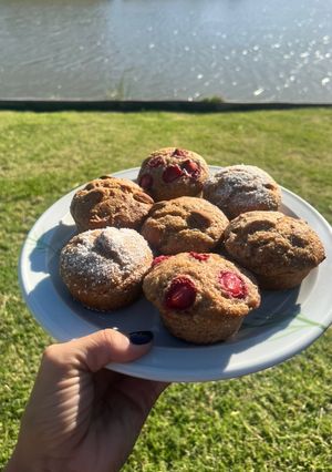 Una foto de Muffins integrales con banana 🍌