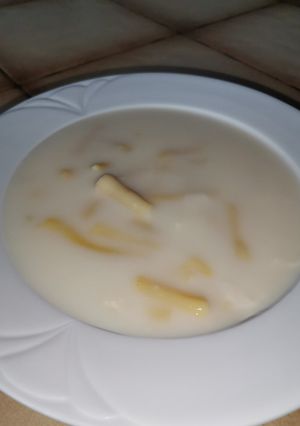 Egyszerű tejfölös zöldbableves recept fotója