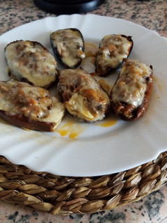 Una foto de Berenjenas rellenas de ternera y champiñón