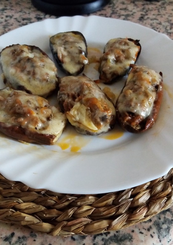 Una foto de Berenjenas rellenas de ternera y champiñón