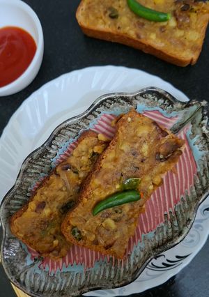 A picture of Masala Aloo Bread Toast In10 Minutes/ Open Bread Toast With Spicy Mash Potato for Monsoon.