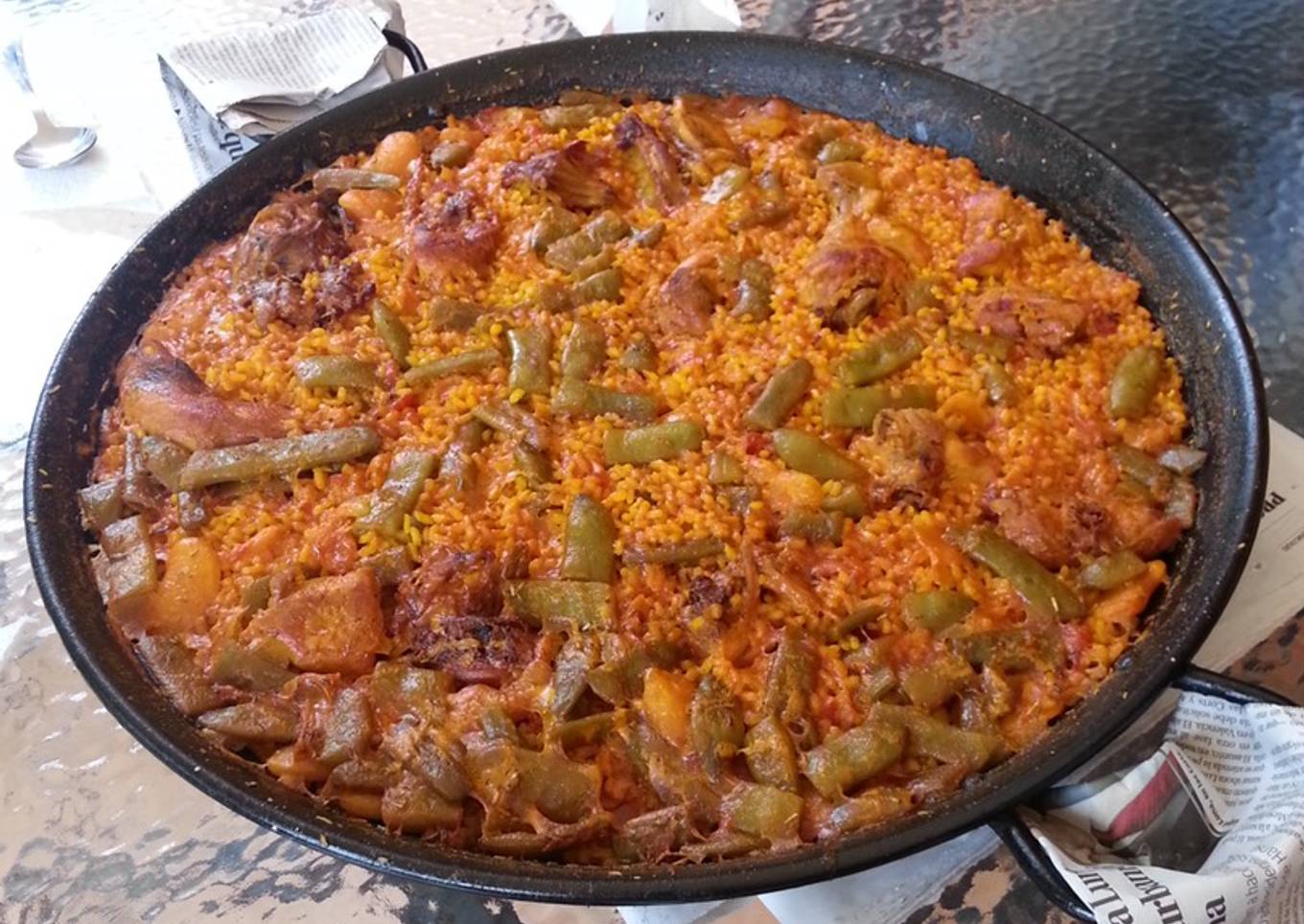 Paella valenciana