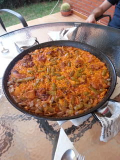 Una foto de Paella valenciana
