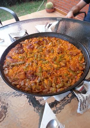 A picture of Valencian Paella.