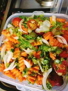 A picture of Fruits and vegetable salad 🥗.
