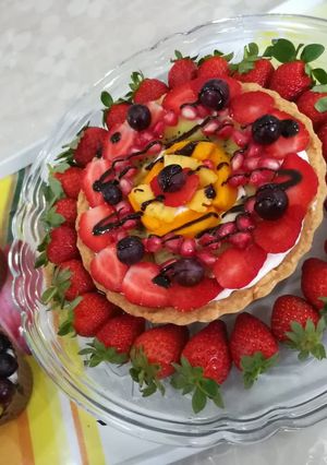A picture of Rainbow Fruit Tart.