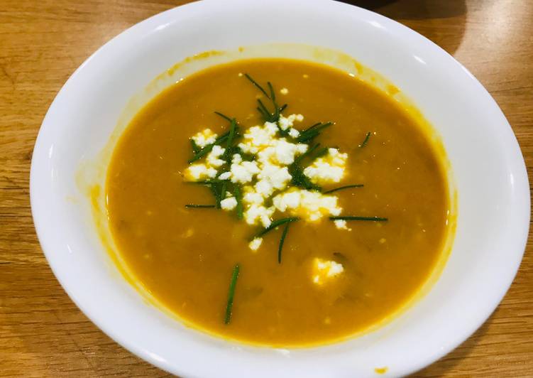 Slow cooker pumpkin soup