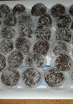 Una foto de Trufas de chocolate y dulce de leche