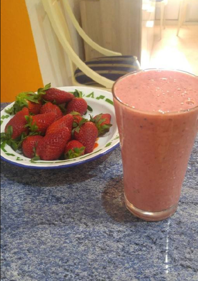 Una foto de Batido de fresas🍓🍓 sin lactosa
