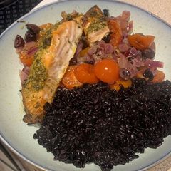 A picture of Pesto Oven baked salmon with vegetables & Gran Nero.