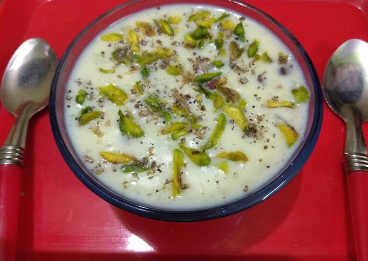 Simple Way to Prepare Quick Kesar, pista kheer