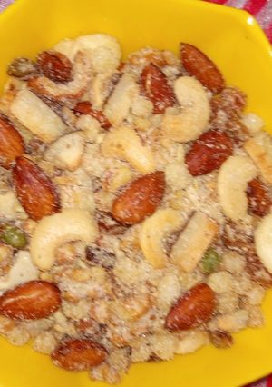 सुन्द(कश्मीरी पंजीरी) (Sund /Kashmiri panjiri recipe in Hindi) रेसिपी मुख्य फोटो