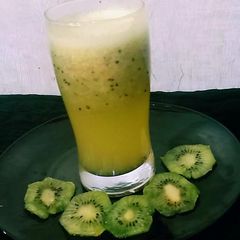 A picture of Kiwi fruit juice.