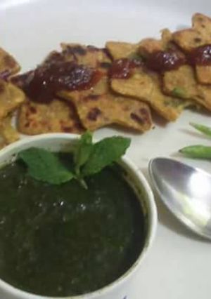 A picture of Vegetable rava crisp.