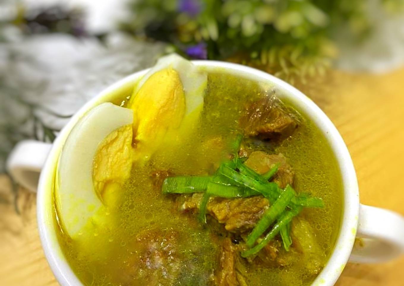 Soto Daging kuah kuning