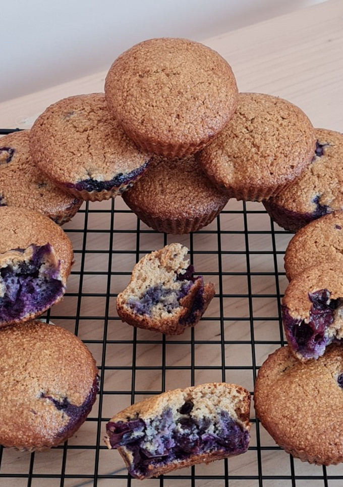 Una foto de Muffins de arándanos y avena 🫐