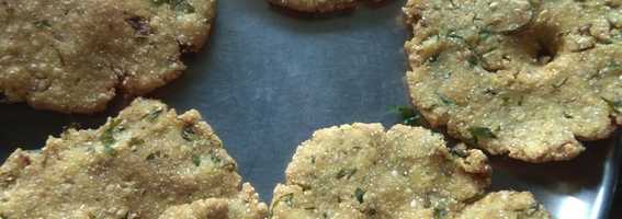 ज्वारी चे वडे (नाश्ता प्रकार) (Jwariche Vade Recipe In Marathi)
