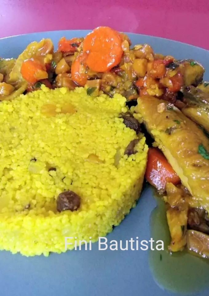 Una foto de Pollo con albaricoques y cuscús