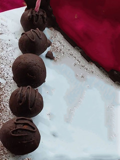 A picture of Instant Choco Sweet Balls.