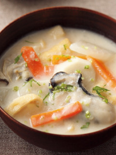 東販小食堂:日式家常菜 酒糟牡蠣味噌湯 的食譜成品照片