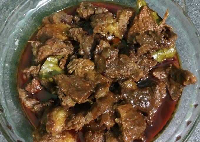 Rendang daging sapi