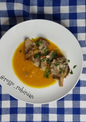Foto di Vellutata di zucca Hokkaido con funghi misti