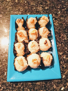 Una foto de Onigiri o bolitas de arroz rellenas