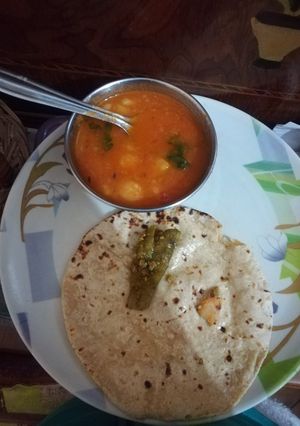 A picture of Aloo jhol.