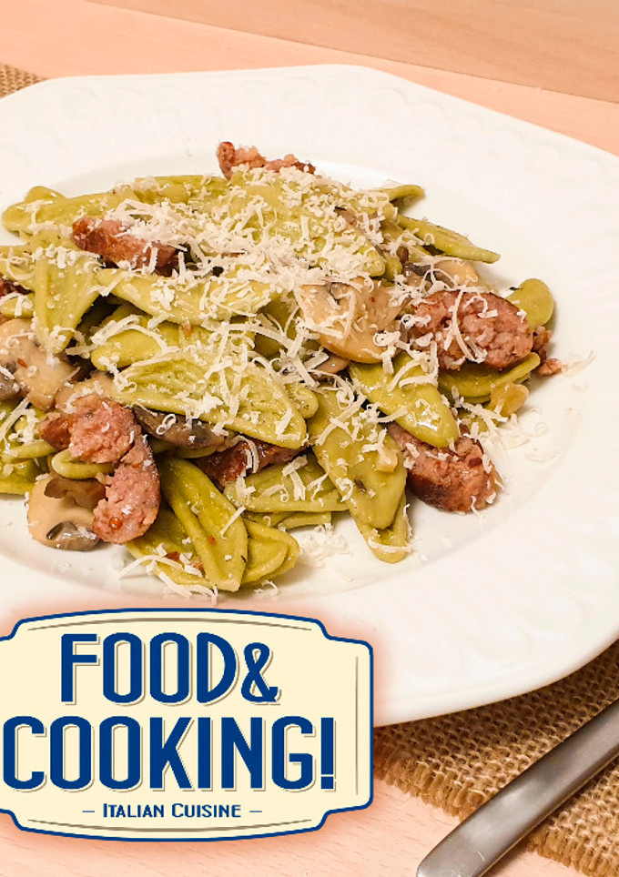 Una foto de Foglie di Ulivo con Funghi e Salsicce