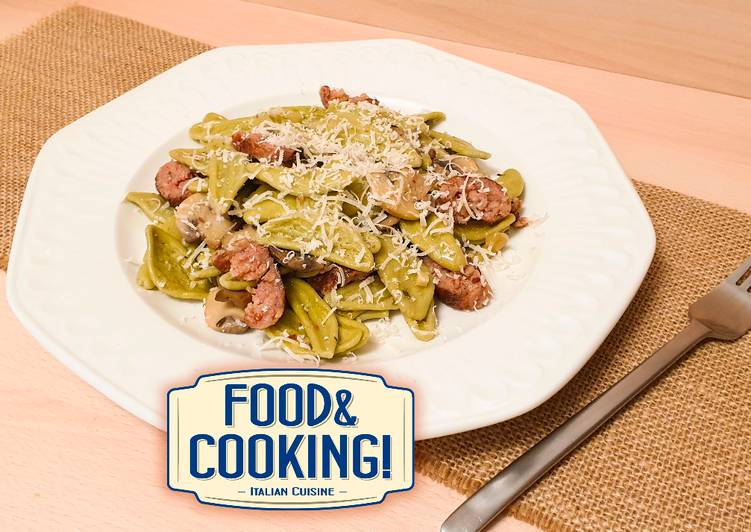 Foglie di Ulivo con Funghi e Salsicce