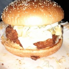 A picture of Zinger burger.