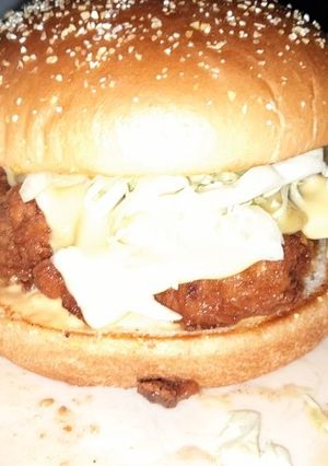 A picture of Zinger burger.