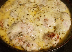 Una foto de Pechuga de pollo gratinada