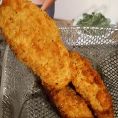 A picture of Quorn southern fried bites in airfryer.😋.