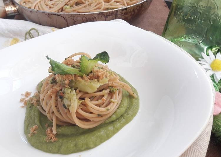Spaghetti ai broccoli con mollica atturrata