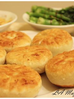 A picture of Delicious and Juicy - Beef Dumplings.