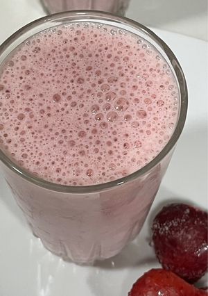 صورة لوصفة عصير فراولة بالحليب 🍓