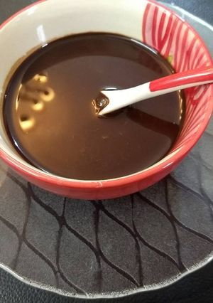 A picture of Chocolate sauce.