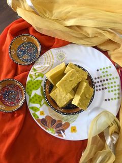 मैसूर पाक (mysore pak recipe in Hindi) रेसिपी मुख्य फोटो