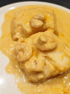 Una foto de Bacalao en salsa de gambas