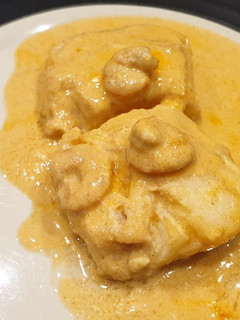 Una foto de Bacalao en salsa de gambas