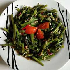 Kangkung Tumis Rebon রেসিপির প্রধান ছবি