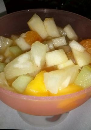 Una foto de Ensalada de frutas🍇🍎🍊🍋🍍🍓🍑🍐