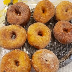 A picture of Easy peasy donuts.