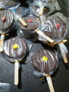 Una foto de Paletas de alfajor