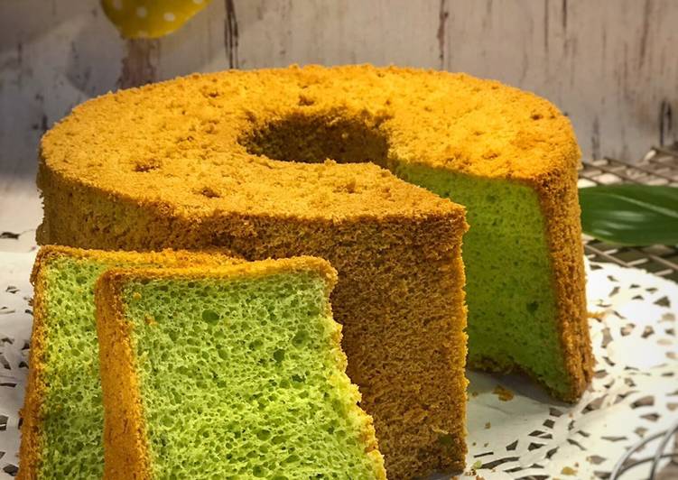 Pandan Chiffon Cake