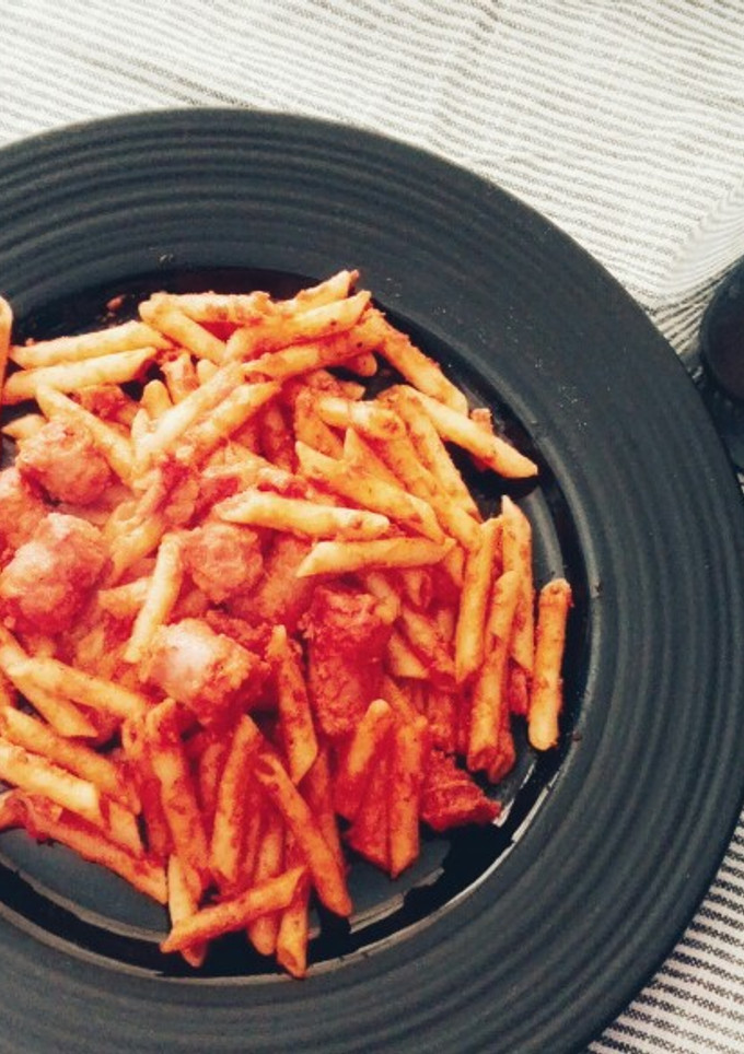 Una foto de Macarrones con salchichas y chistorra