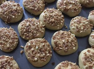 Una foto de Galletitas de naranja con praliné de maní